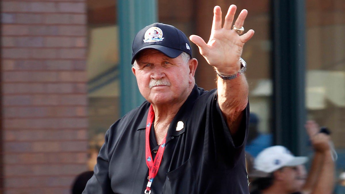 Trump gives raw reaction after finding out about Mike Ditka’s death: ‘A tough cookie’