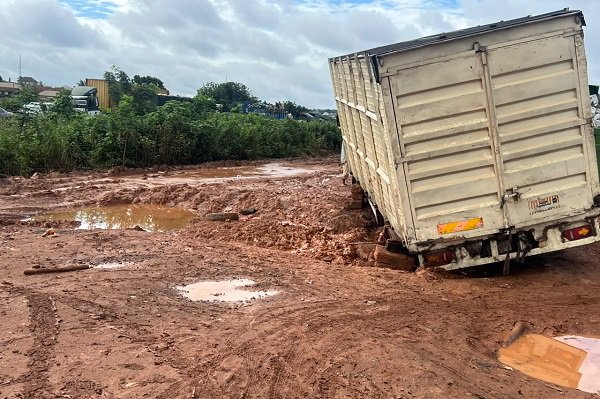 Commuters, group lament deplorable condition of Ibadan-Oyo road