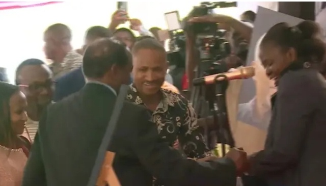 Mourners Stunned as Kalonzo Surprises a Singer During Martha Karua’s Father’s Burial — Details