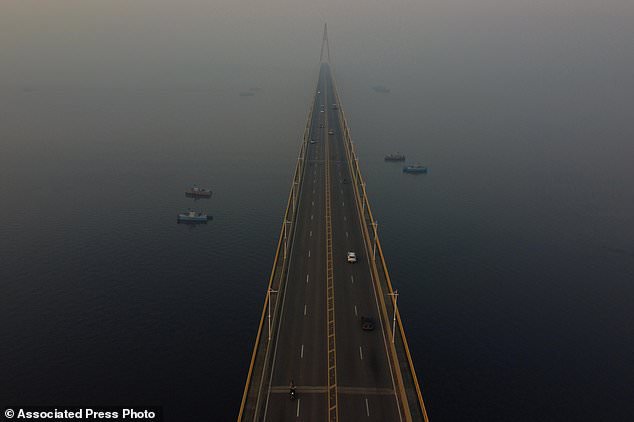 Wildfires in Brazil´s Amazonas state worsen air quality in Manaus