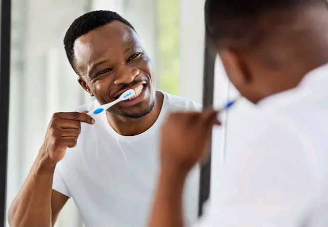 7 Reasons Your Mouth Smells Bad Even After Brushing