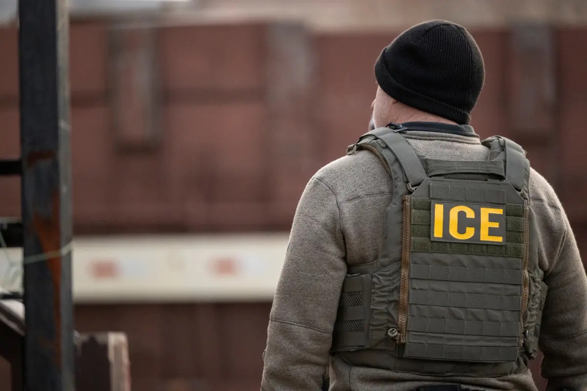 Off-duty ICE agent found sleeping on Fresno lawn is shot after assaulting man, authorities say