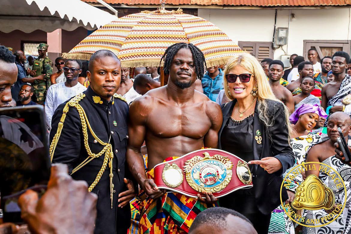 Ghanaian Boxer Presents WBO Africa Title To Asantehene After Beating Nigerian Champion In Lagos