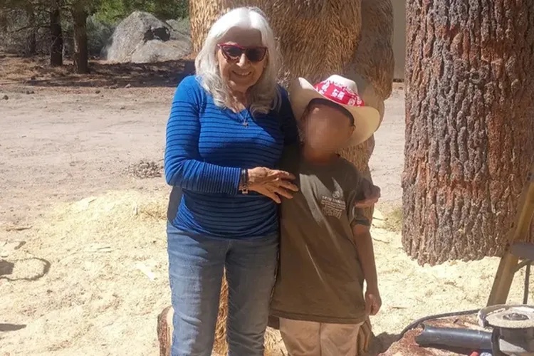 Mother of 7 Fatally Struck by Car While Trying to Rescue Her Dog After He Was Hit by Another Vehicle