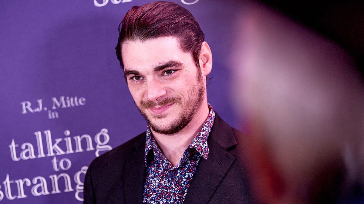 RJ Mitte, ‘Breaking Bad’ actor who played Walter White Jr., dies at 34