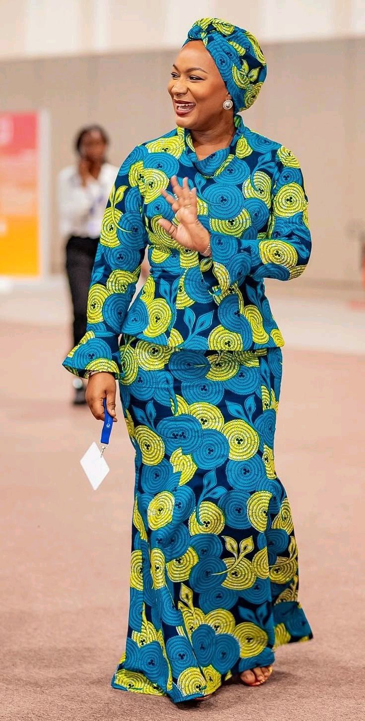 How to Dress as a Mature Woman When Attending Any Occasion
