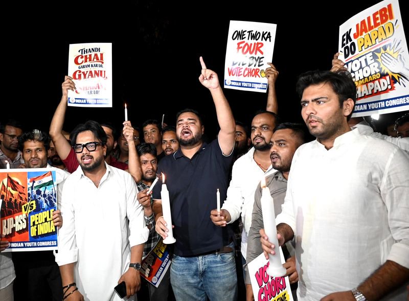 Youth Cong, NSUI workers protest in Delhi, seek CEC’s ouster