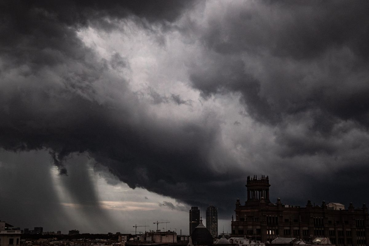 Spain braces for 70mph and severe flooding with red alert issued for popular holiday hotspot