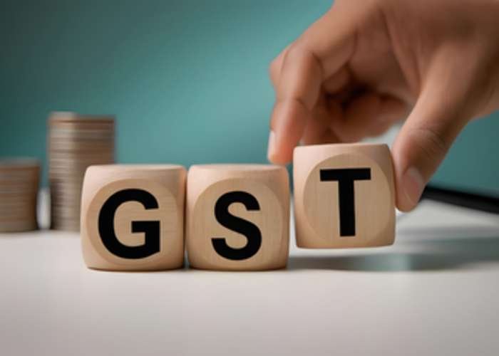 CBI Arrests CGST Superintendent for Alleged ₹2 Lakh Bribe, Seizes ₹72.50 Lakh Cash