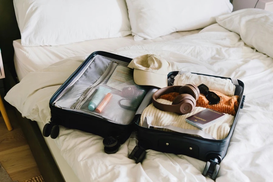 My Mom Has Been A Flight Attendant For More Than 15 Years. Here’s How She Packs Her Suitcase.