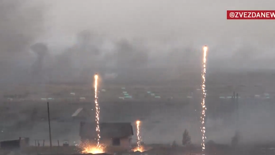 Guerre en Ukraine : ces “drones dragons” testés devant Vladimir Poutine lâchent un mélange incendiaire à 2 400 °C capable de faire fondre le métal