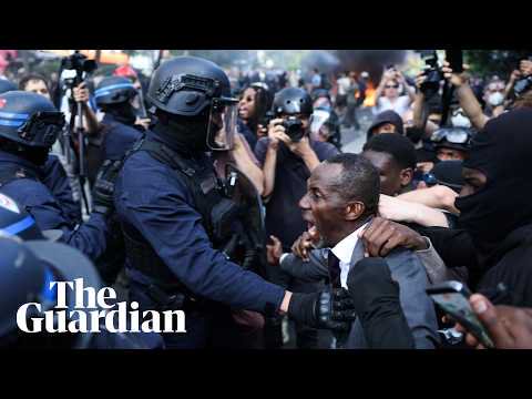 French mayor teargassed after shielding student protesters from police – video