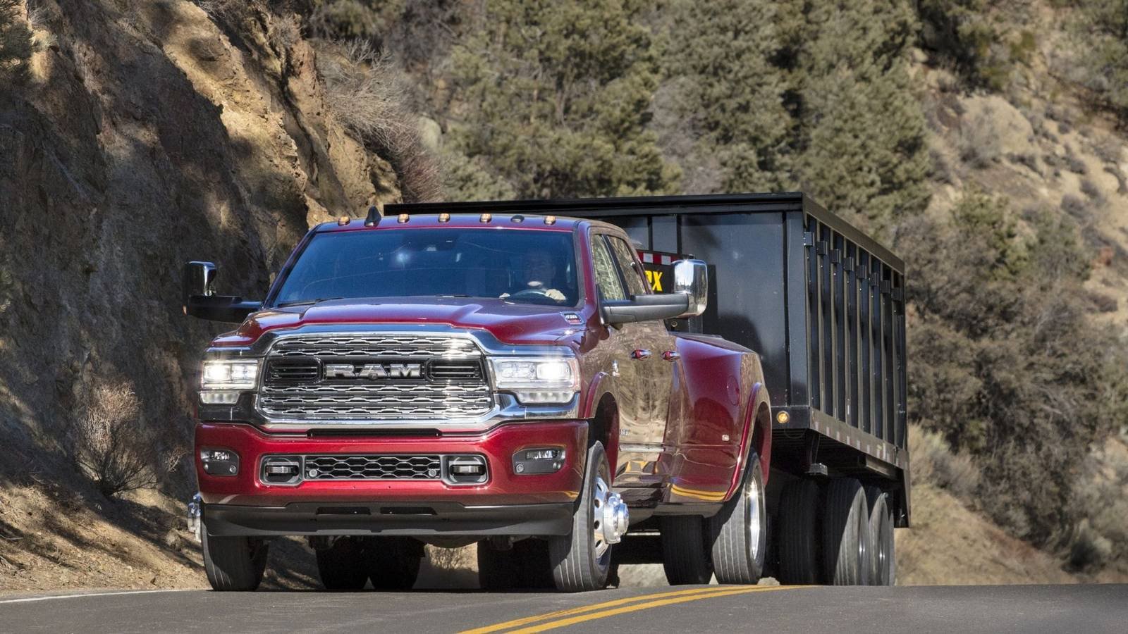 America’s Biggest Pickup Trucks Still Have Sketchy Crash Prevention Ratings