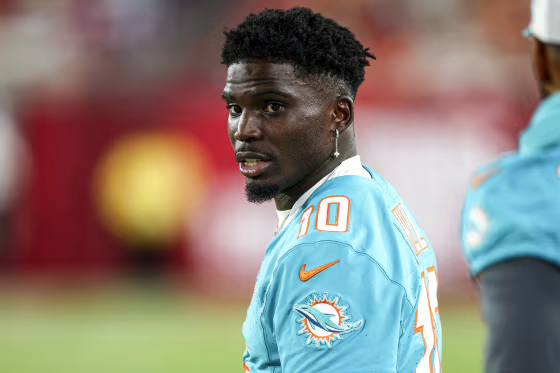 Tyreek Hill found liable for 2 battery counts, jury awards $500,000 to NFL star’s estranged wife