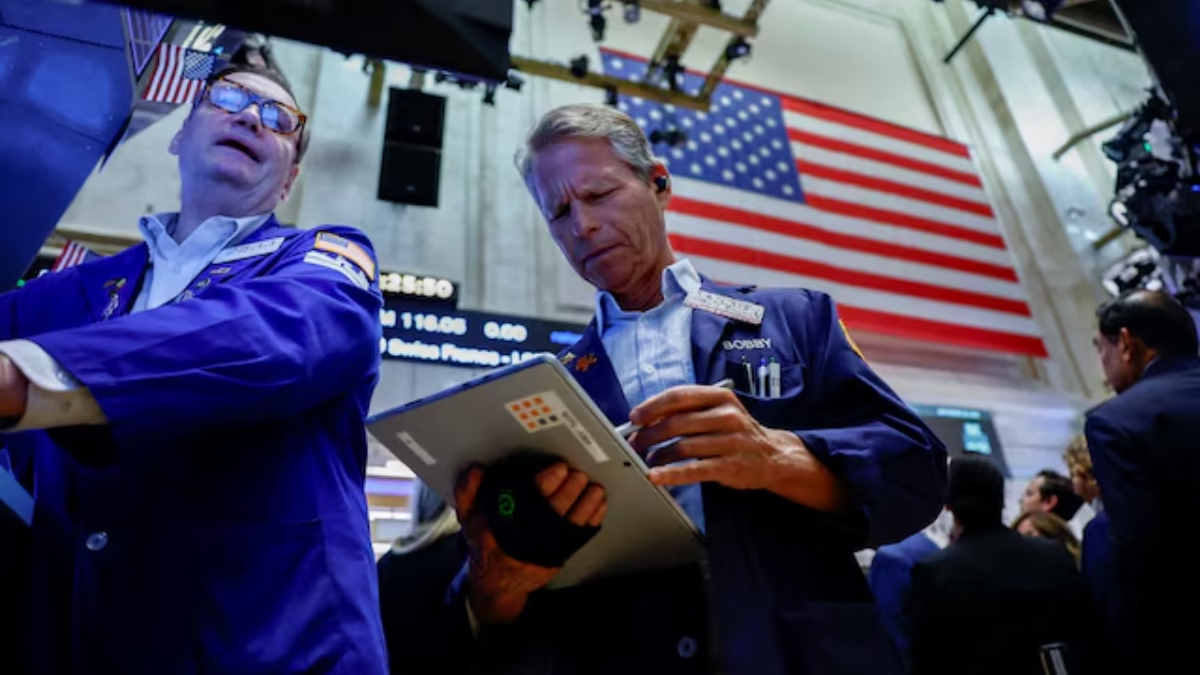 Wall St edges lower as chips fall; markets assess big bank earnings