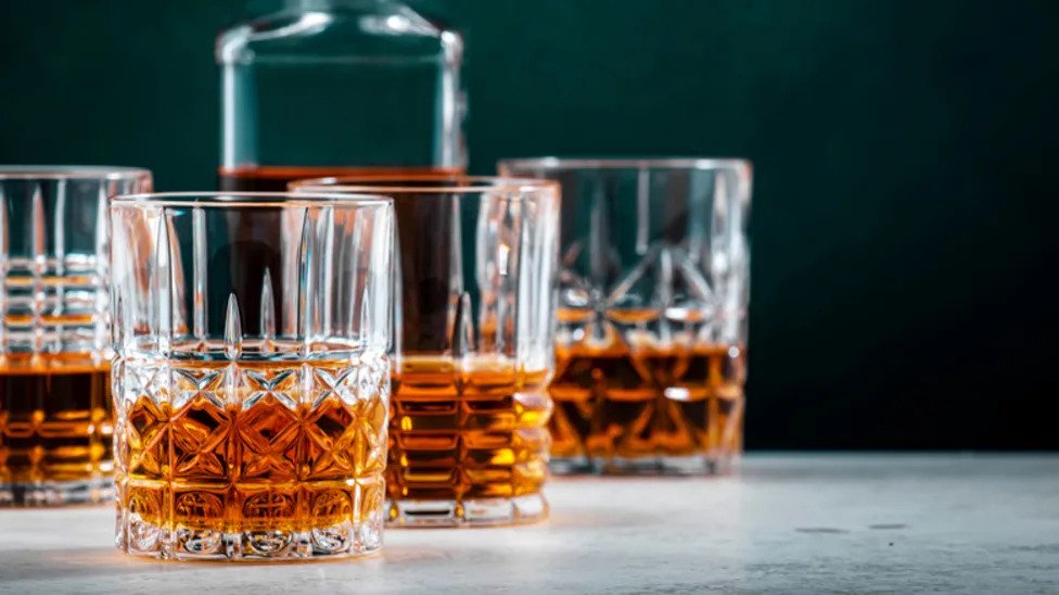 This Small Bartending Tool Can Make Cheap Scotch Taste Barrel-Aged