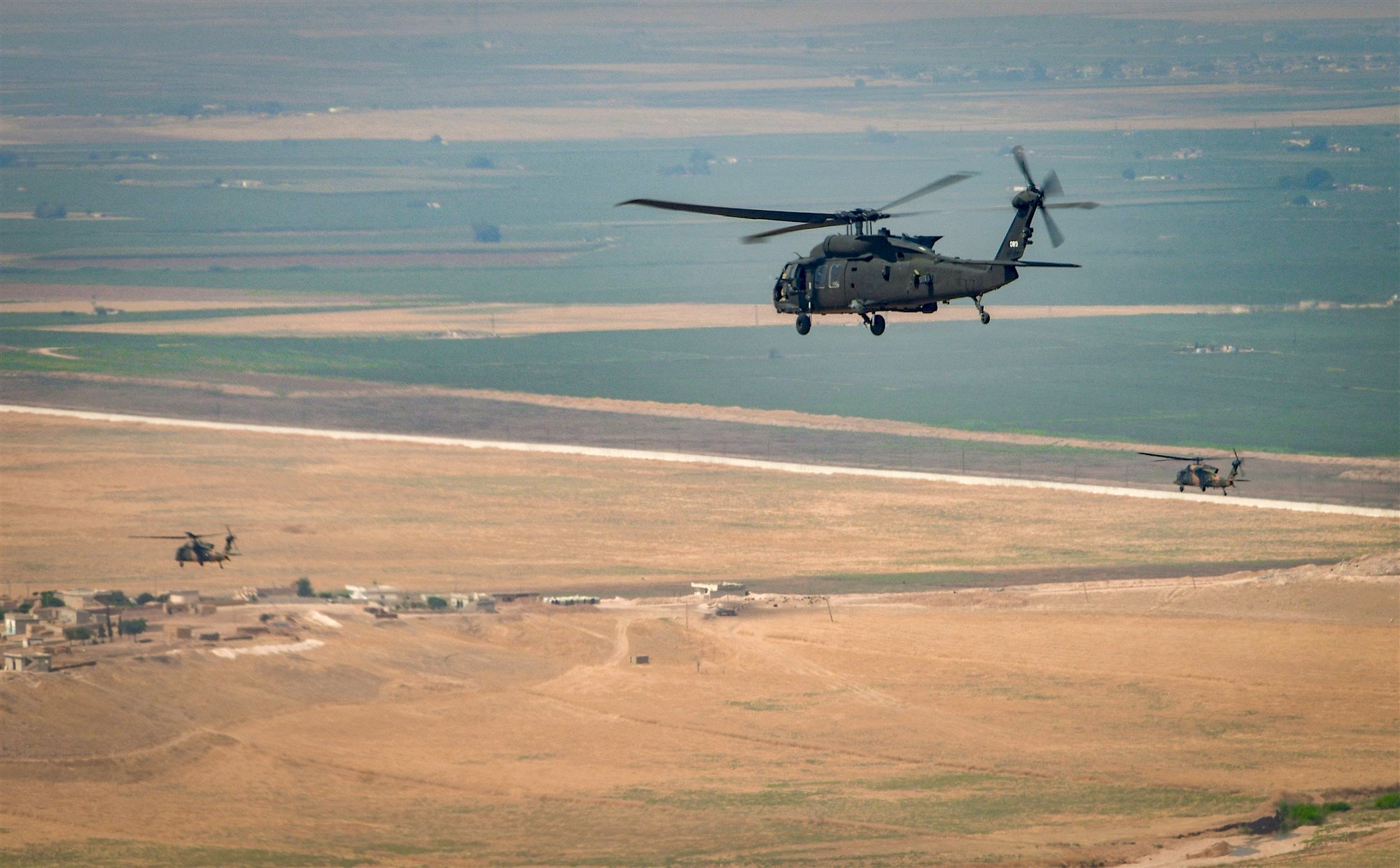 UH-60 Black Hawk Guide: The Helicopter That Redefined Battlefield Mobility