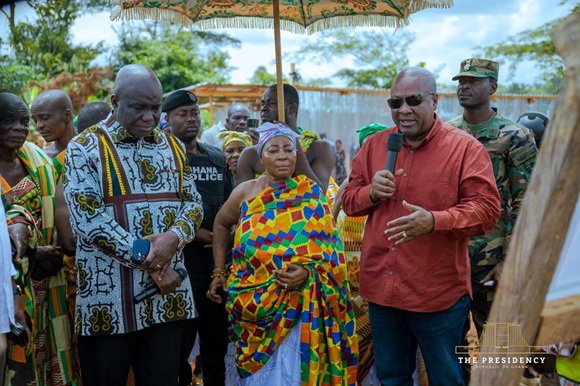 Mahama inspects construction of Asunafo North Farmers Services Centre