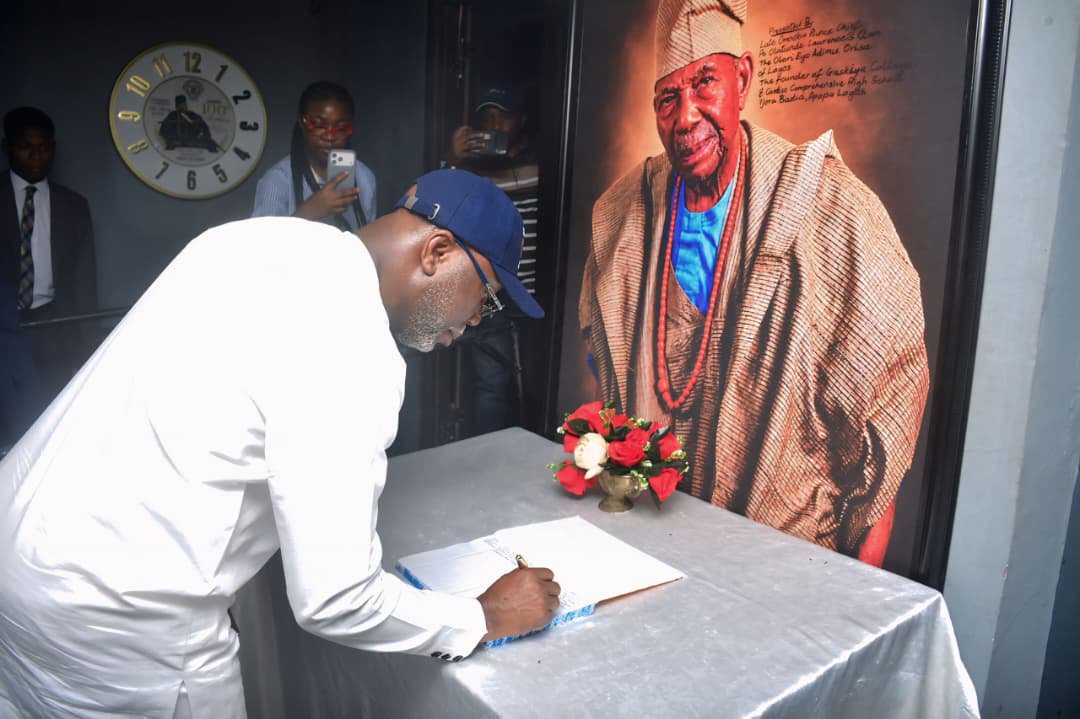 Aiyedatiwa visits Fasoranti family, says late leader influenced govt decisions even at 100