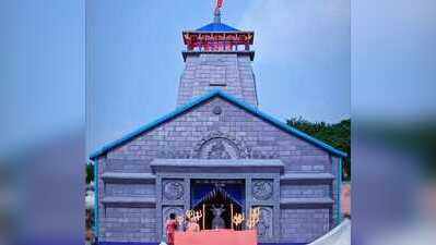 Minimise vehicle use, avoid carrying valuables to Durga Puja pandals, Hazaribag admin tells revellers