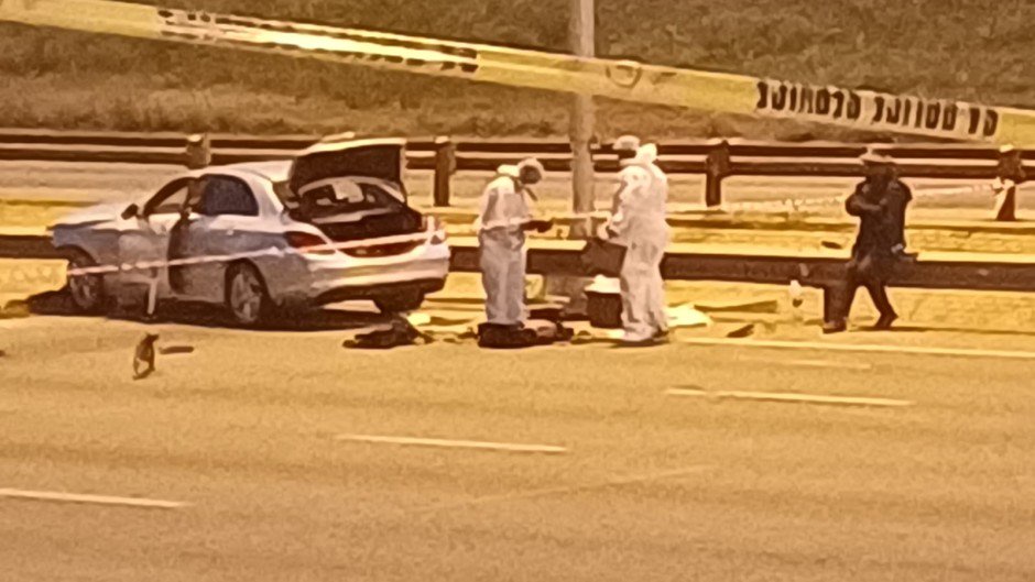 Three civilians injured as suspected CIT robbers crash on N12