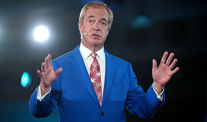 Politics LIVE: Nigel Farage to make major immigration announcement at 11am