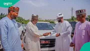 APC: 8 Lawmakers Who Met Tinubu After Resigning Get Car Gifts