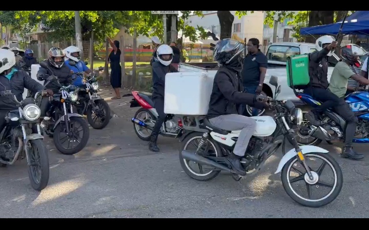 E-hailing drivers and food riders back the March and March movement in full force