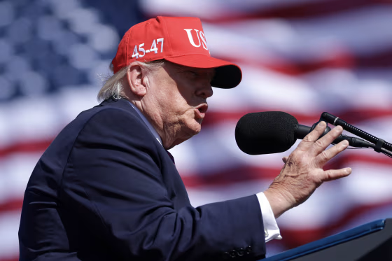 Trump says government officials who leak to the media ‘should be shot’