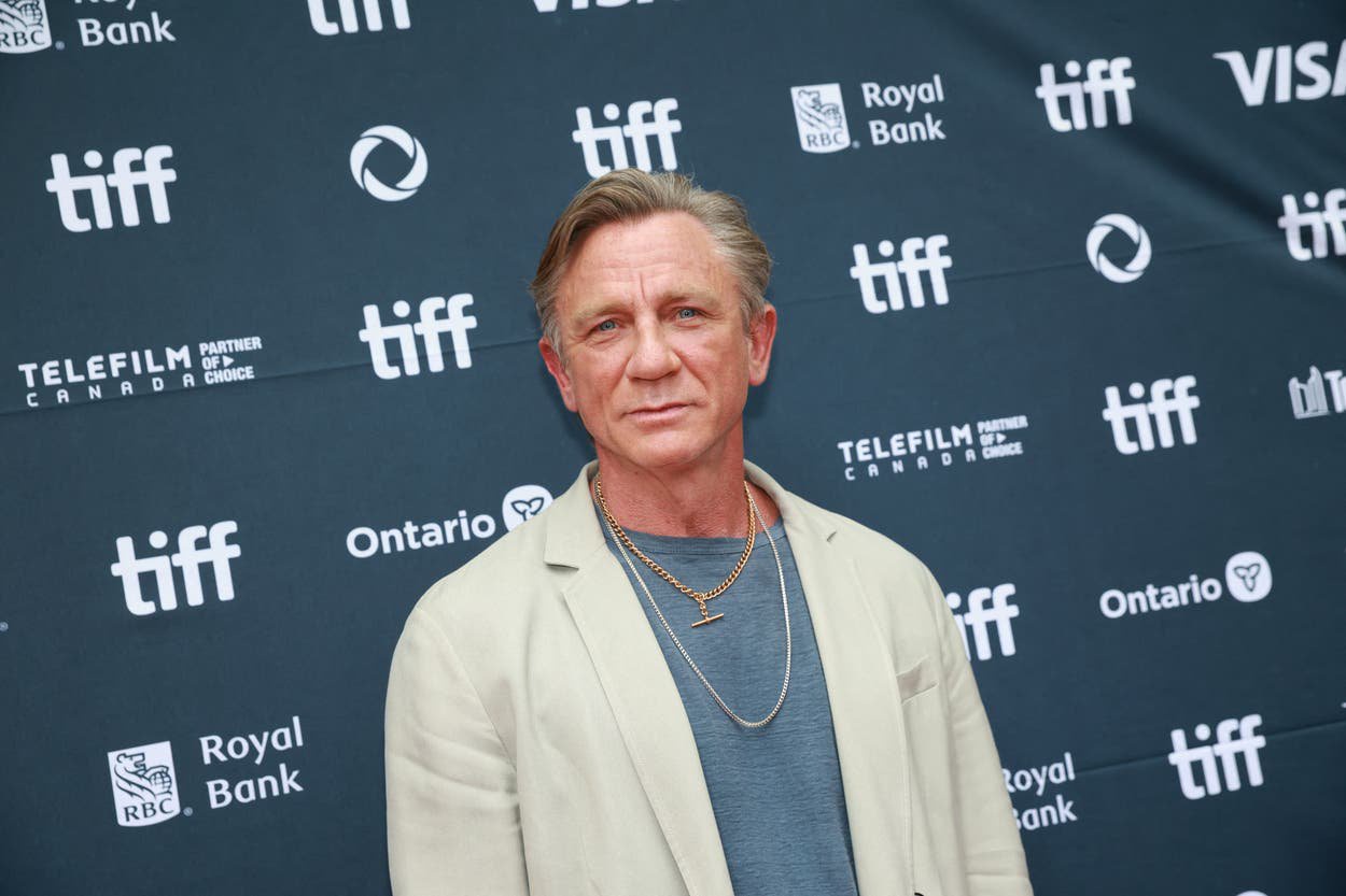 Daniel Craig buys haunted 18th century pub in London