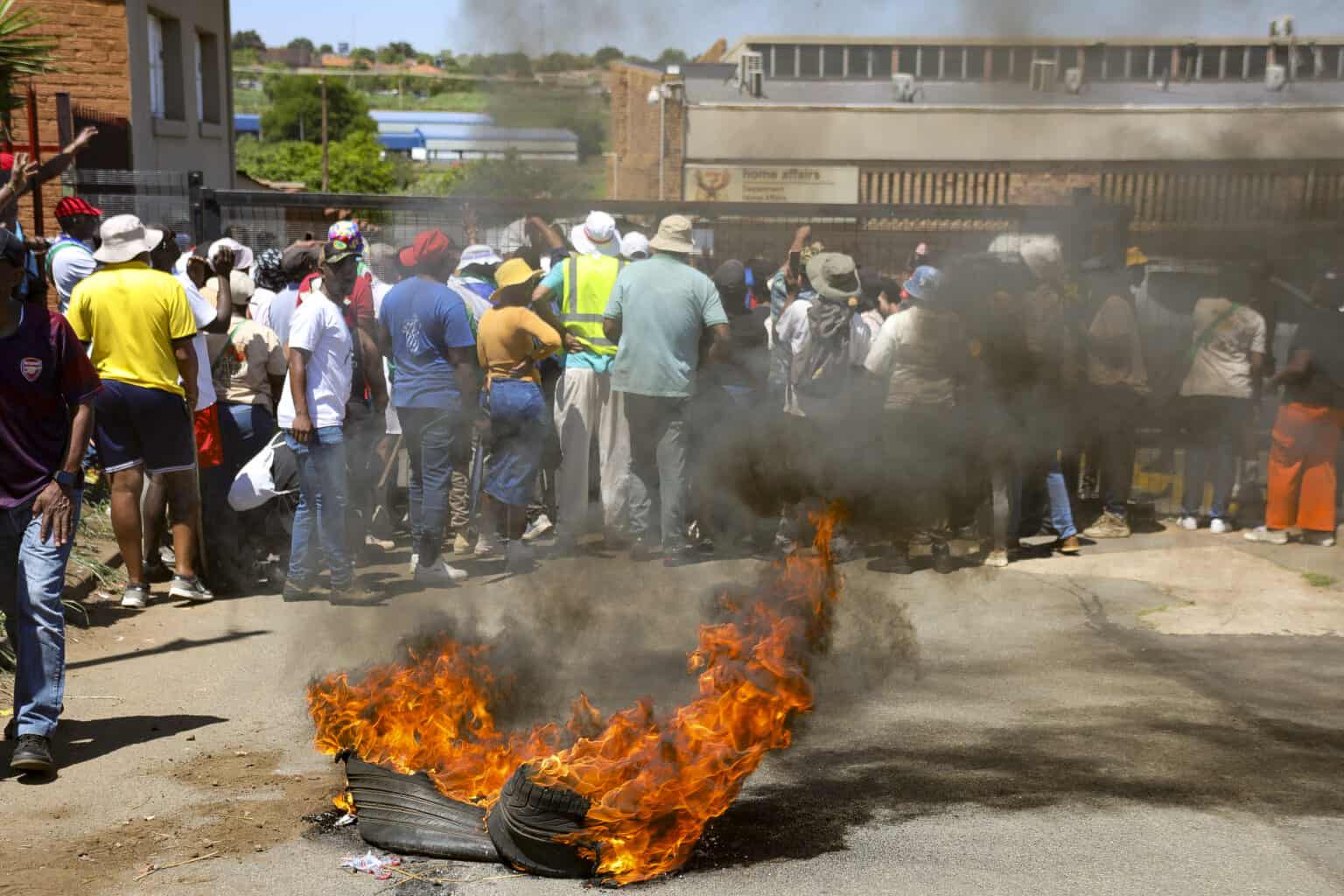 In case you missed it: Cars burn in Soweto | No taxi fare hike… yet | ‘Apartheid is not coming back’