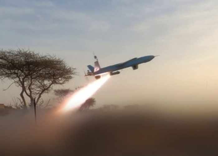 Houthis Claim Large-Scale Missile and Drone Attack on Saudi Airport, Oil Facilities