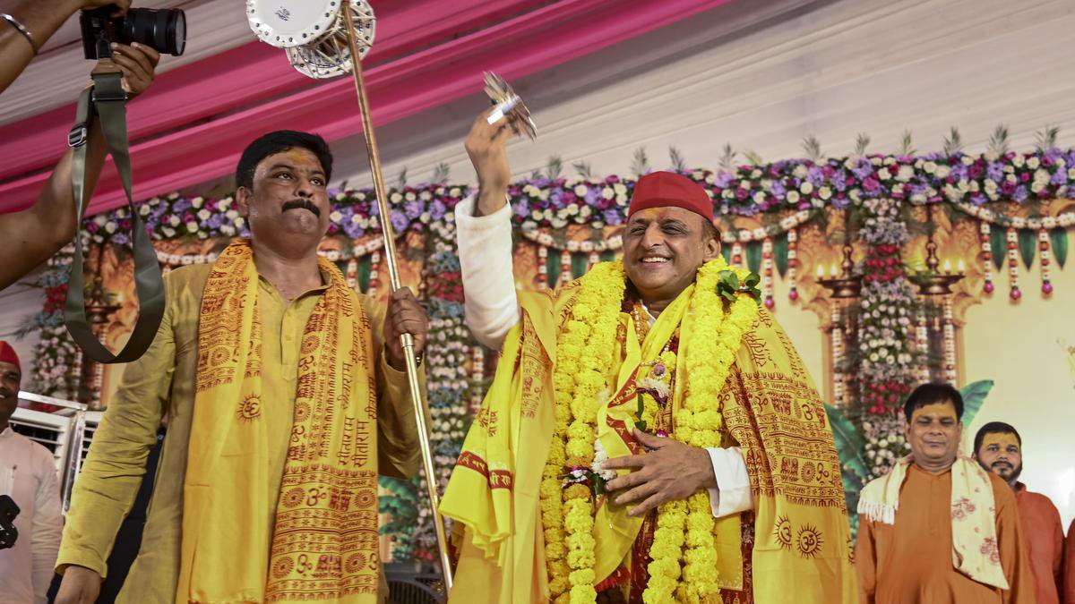 Akhilesh dares CM Yogi to contest from Ayodhya in assembly election