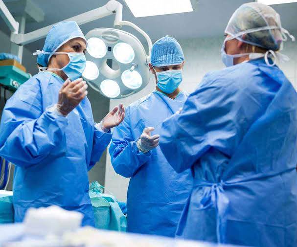 KTH Peshawar performs first robotic knee replacement at public hospital