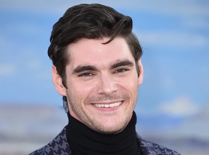 Bryan Cranston Leads Tributes To Breaking Bad Co-Star RJ Mitte