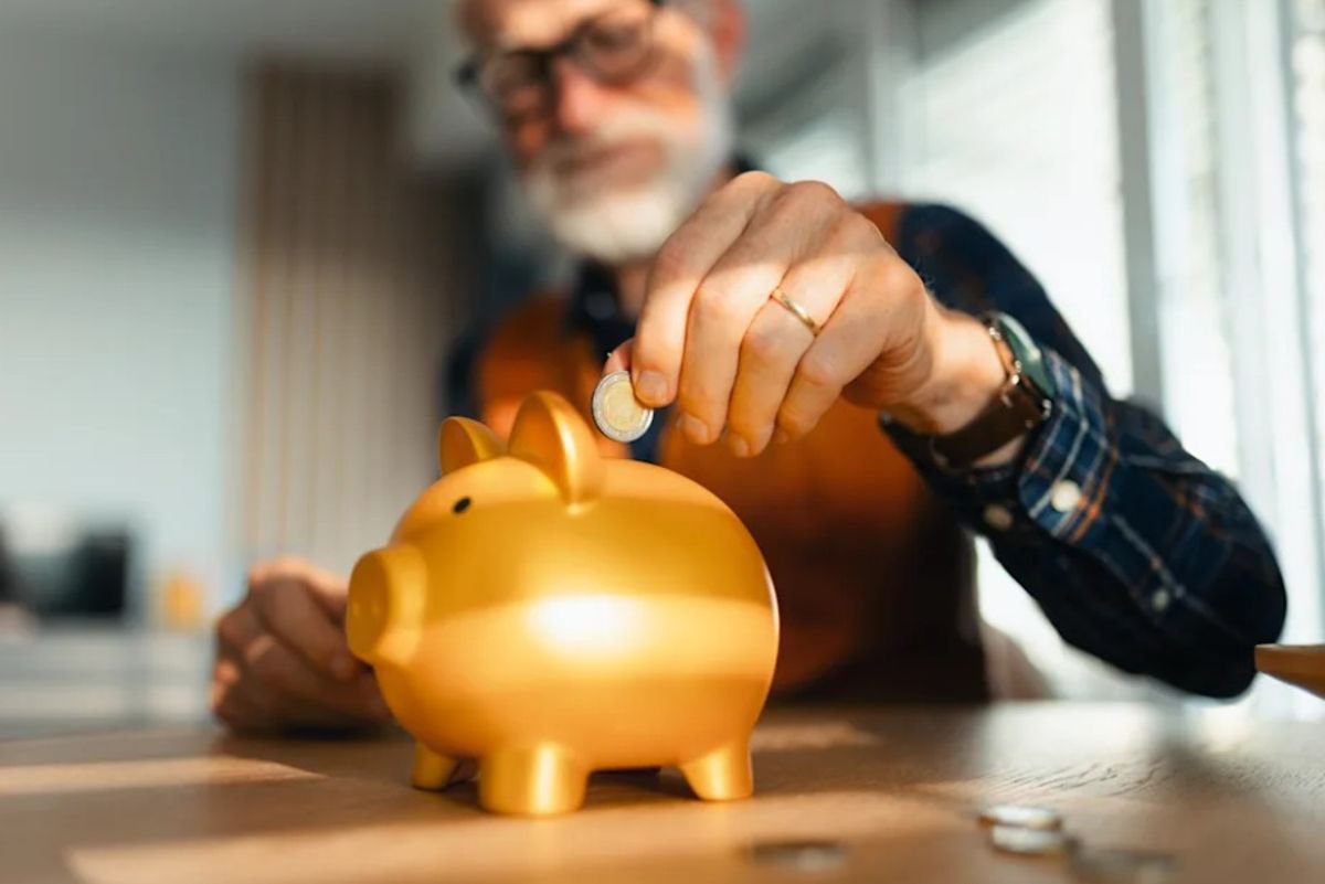 Households with £10,000 in bank account risk losing more than £300