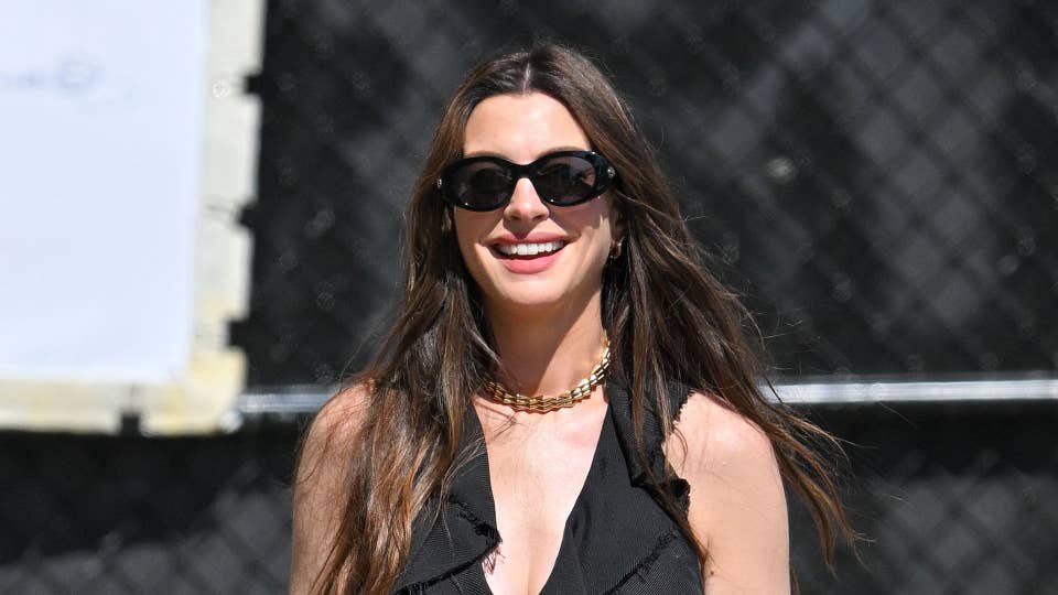 Anne Hathaway turns heads in bump-revealing outfit after fake pregnancy comments