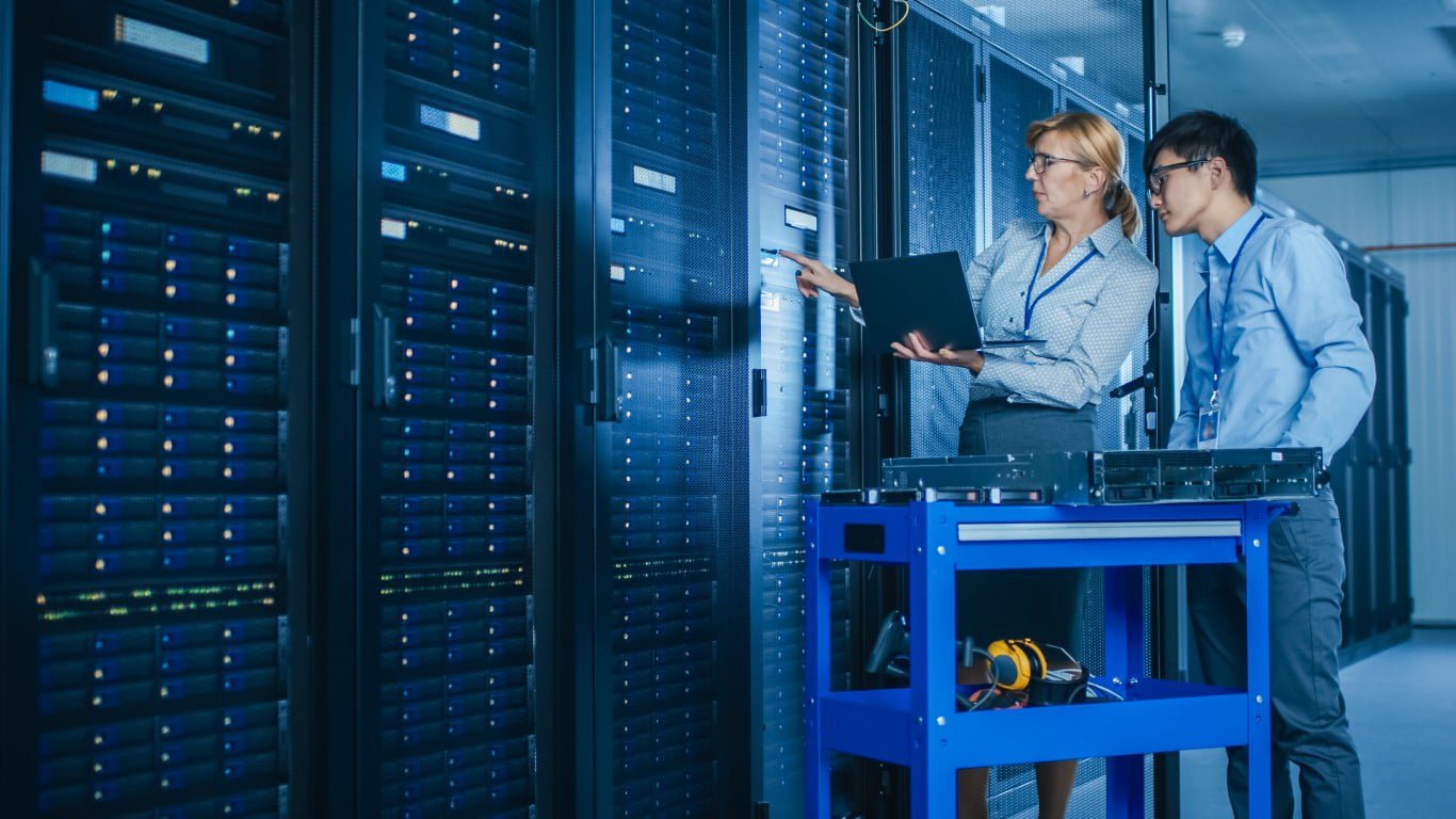 Neocloud Stocks Fall as Selling Extends After a Week of Research Notes: IREN Drops 4%, CoreWeave Slides 3%, Nebius Eases