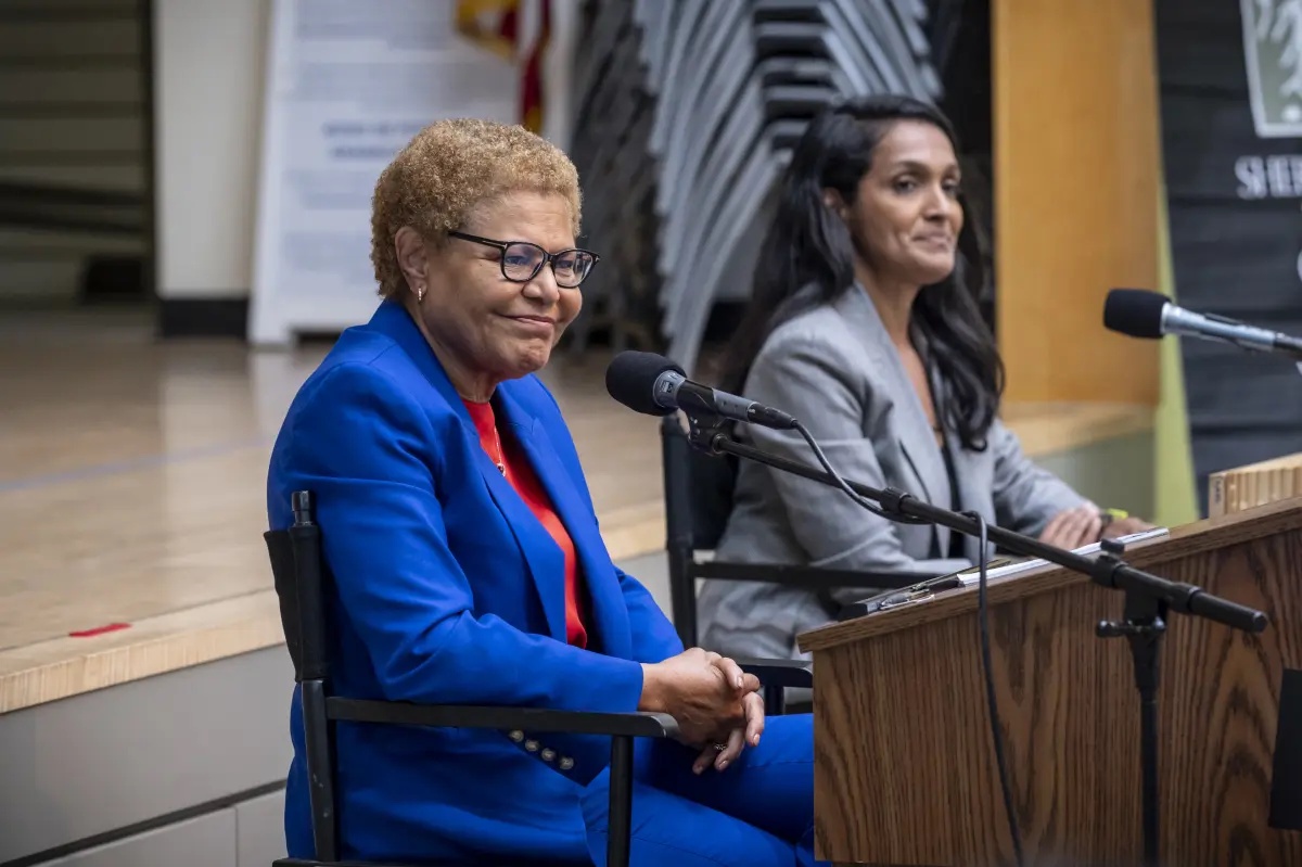 Live chat: Our columnists analyze L.A.’s mayoral debate