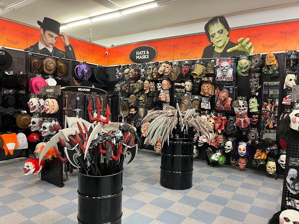 I worked at Spirit Halloween for 3 years. Here are 9 mistakes I saw customers make when shopping for costumes and decor.