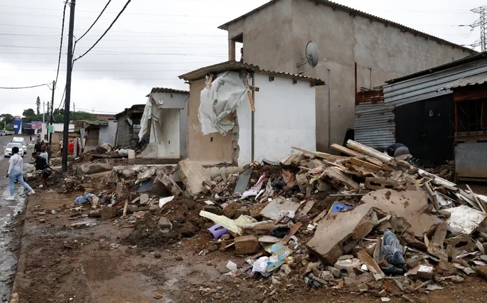 Umlazi shop owner loses R250k in electronics to truck crash and looting