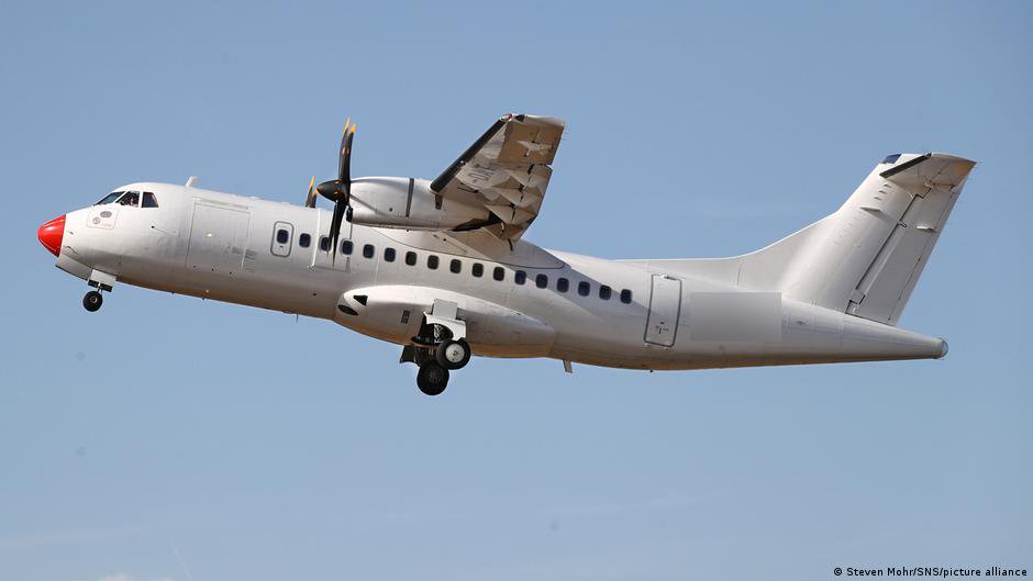 Nigeria military plane crashes with 32 on board