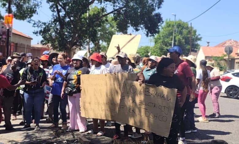 WATCH: Turffontein residents give JOSHCO 72 hours to respond to electricity demands