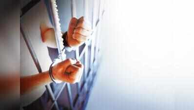 Ex-Jan Suraaj candidate held over rifle case