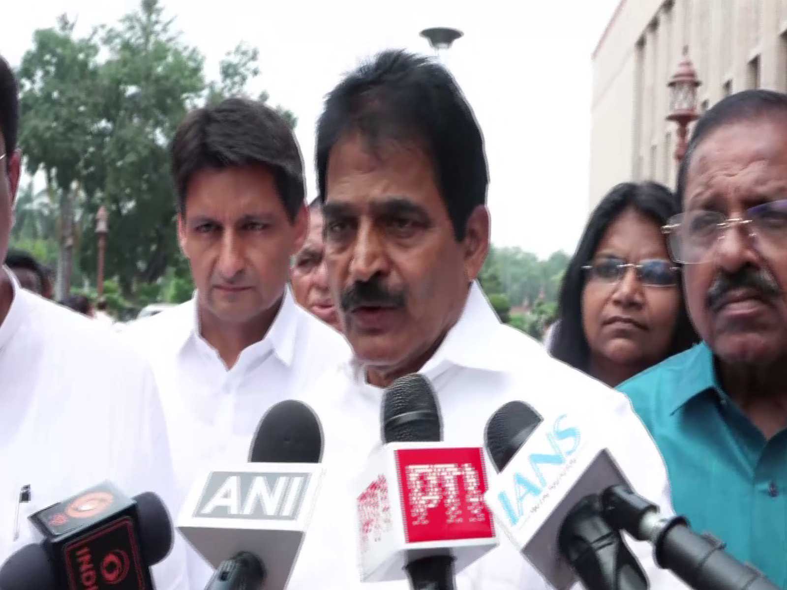 “Delhi Police couldn’t hit new lows”: Venugopal slams police over alleged crackdown on journalists, protesters