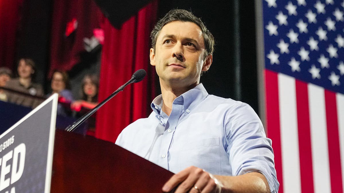 Dem senator says ‘zero interest in running for president’ in debate with GOP opponent
