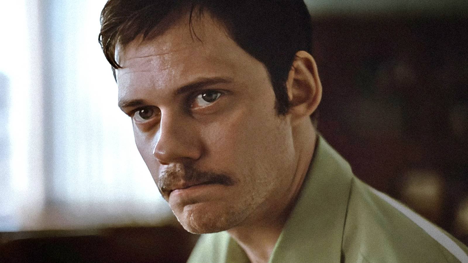 If You’re Hooked on ‘American Hostage,’ Watch This 106-Minute Bill Skarsgård Crime Thriller