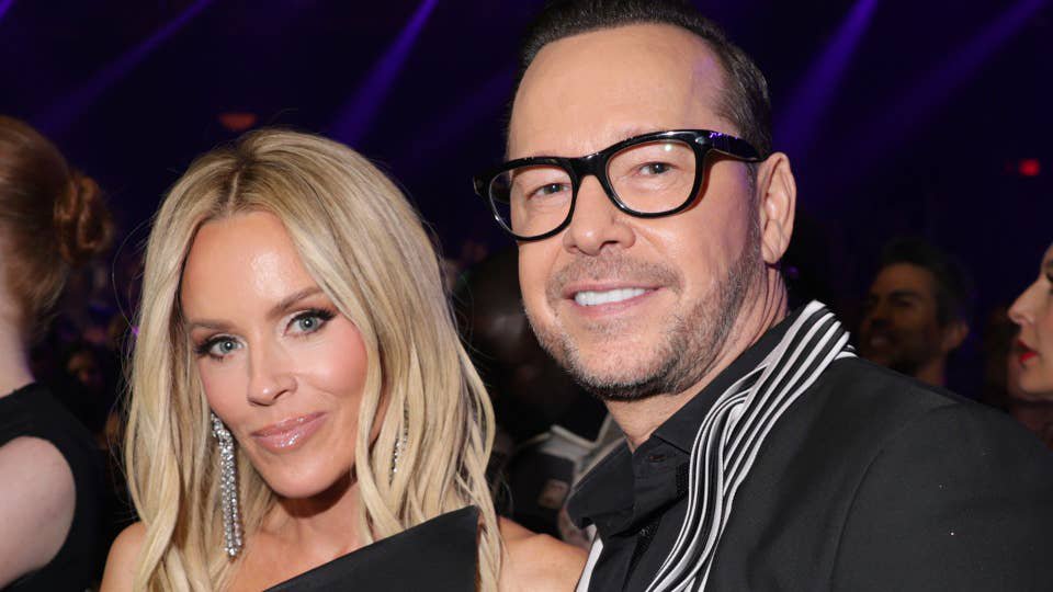 Jenny McCarthy breaks silence after husband Donnie Wahlberg’s private plane skids off Las Vegas runway