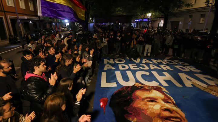 Spain takes to the streets for Maricarmen, whose eviction triggered snap polls