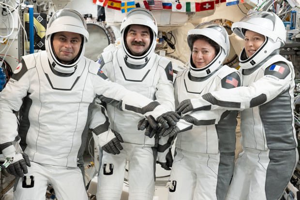 Four astronauts return to Earth from ISS after medical relief mission